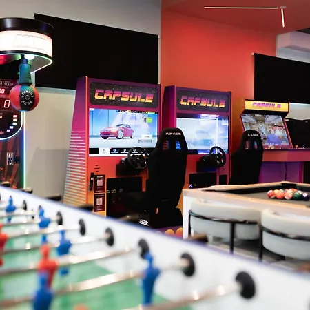 Capsule Party - Arcade Balneo Karaoke Billard Babyfoot Geant * La Louviere