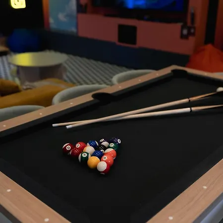 Capsule Party - Arcade Balneo Karaoke Billard Babyfoot Geant * La Louviere