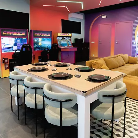 Capsule Party - Arcade Balneo Karaoke Billard Babyfoot Geant Villa