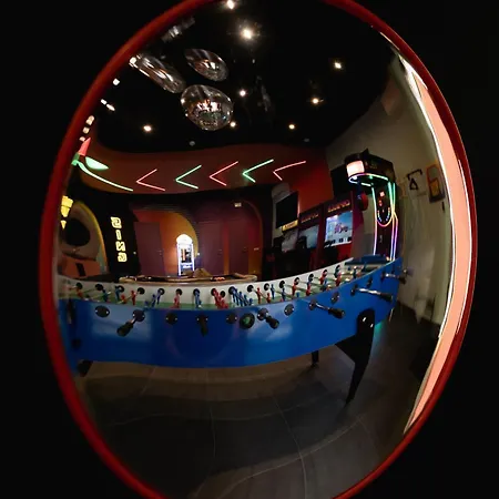 Capsule Party - Arcade Balneo Karaoke Billard Babyfoot Geant Villa