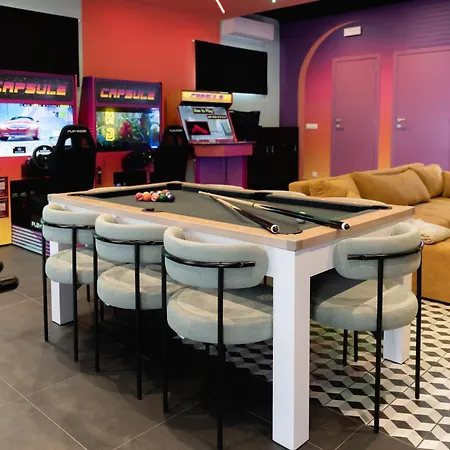 Villa Capsule Party - Arcade Balneo Karaoke Billard Babyfoot Geant *