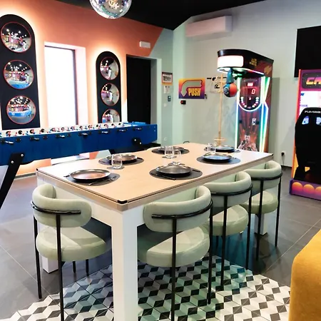 Villa Capsule Party - Arcade Balneo Karaoke Billard Babyfoot Geant La Louviere